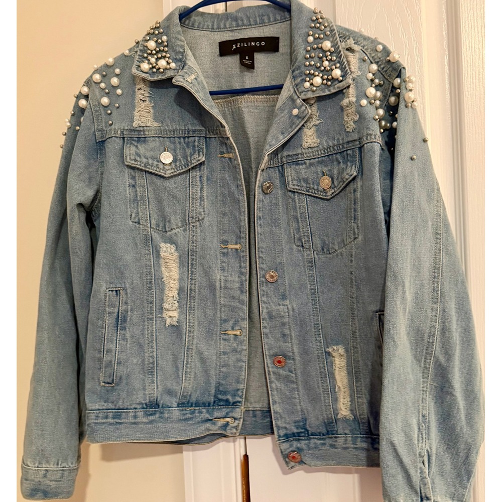 XZILINGO Women Light Wash Distressed Denim Jacket Pearl Stud Embellished Small